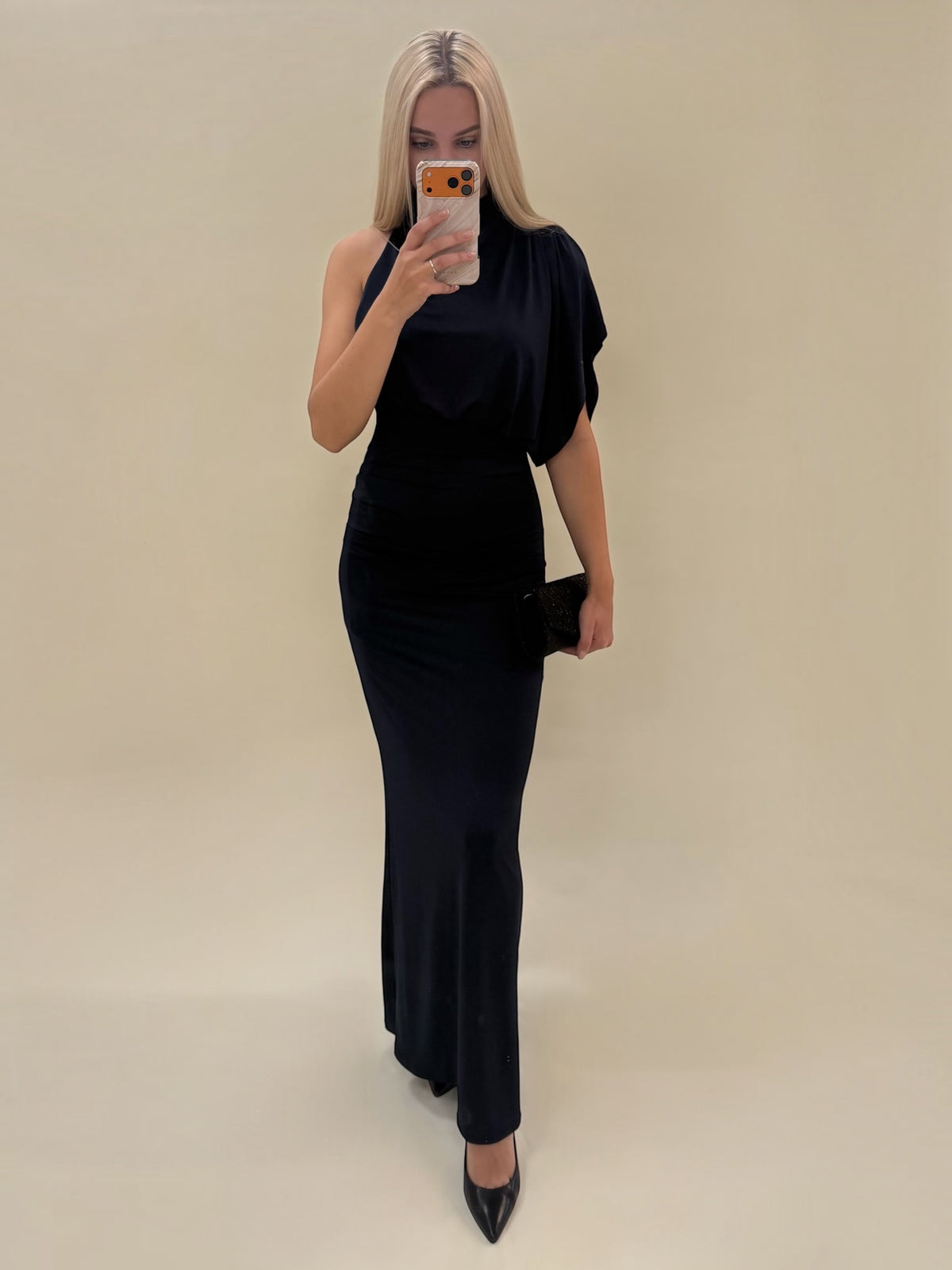 Elegantiška tamsiai mėlynos spalvos maxi suknelė