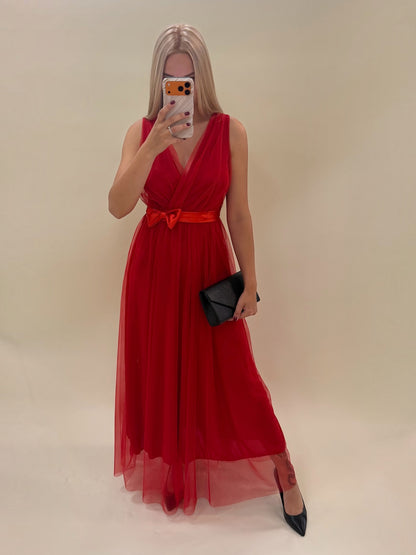 Raudona elegantiška suknelė