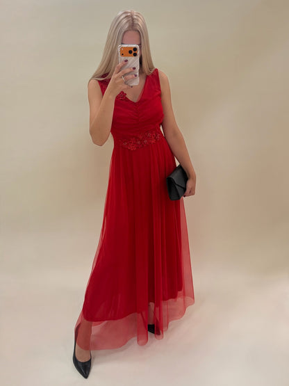Raudona elegantiška suknelė