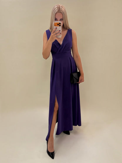 Elegantiška violetinės spalvos suknelė