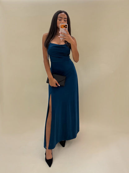 Elegantiška tamsiai mėlyna maxi ilgio suknelė