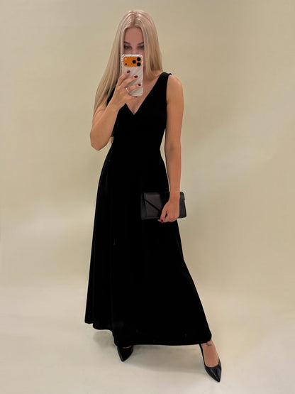 Elegantiška juodos spalvos suknelė