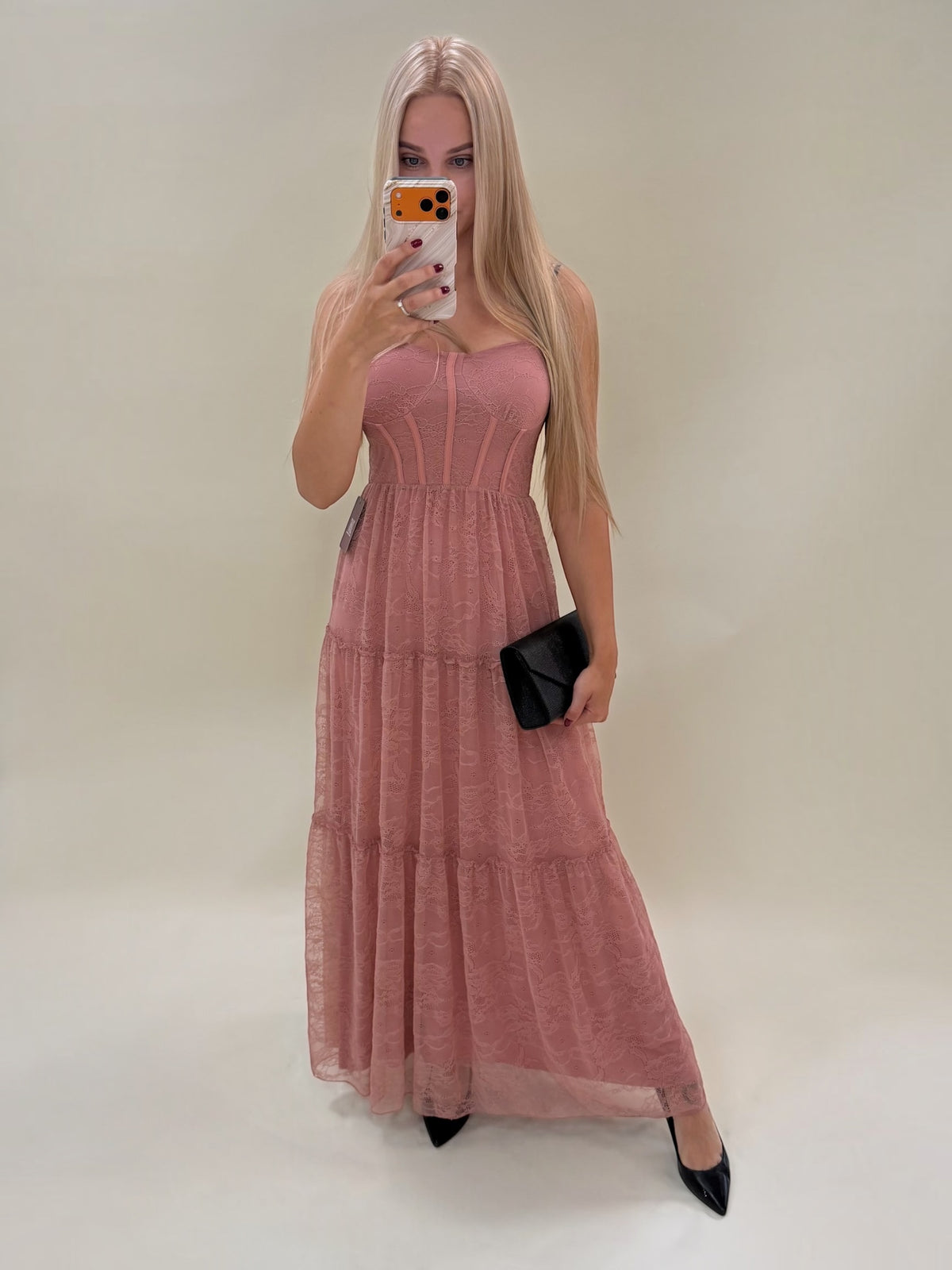 Nėriniuota romantiška suknelė