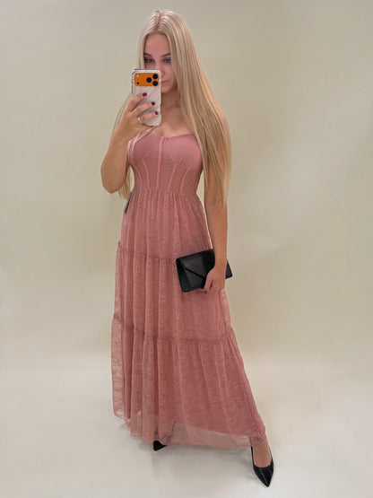 Nėriniuota romantiška suknelė
