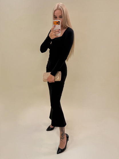 Juoda elegantiška suknelė