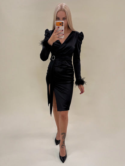 Elegantiška juoda vakarinė suknelė