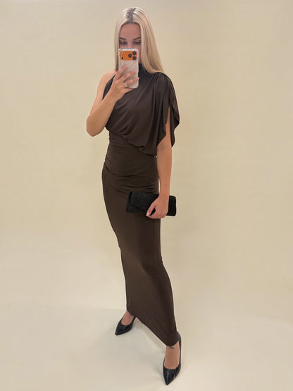 Elegantiška rudos spalvos maxi suknelė