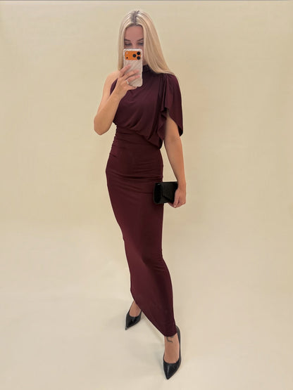 Elegantiška bordo spalvos maxi suknelė