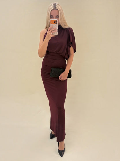 Elegantiška bordo spalvos maxi suknelė